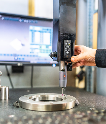 machine measuring complex tight tolerance part